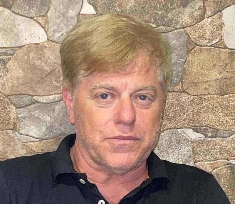 Esad Plavi - Biografija pjevaca